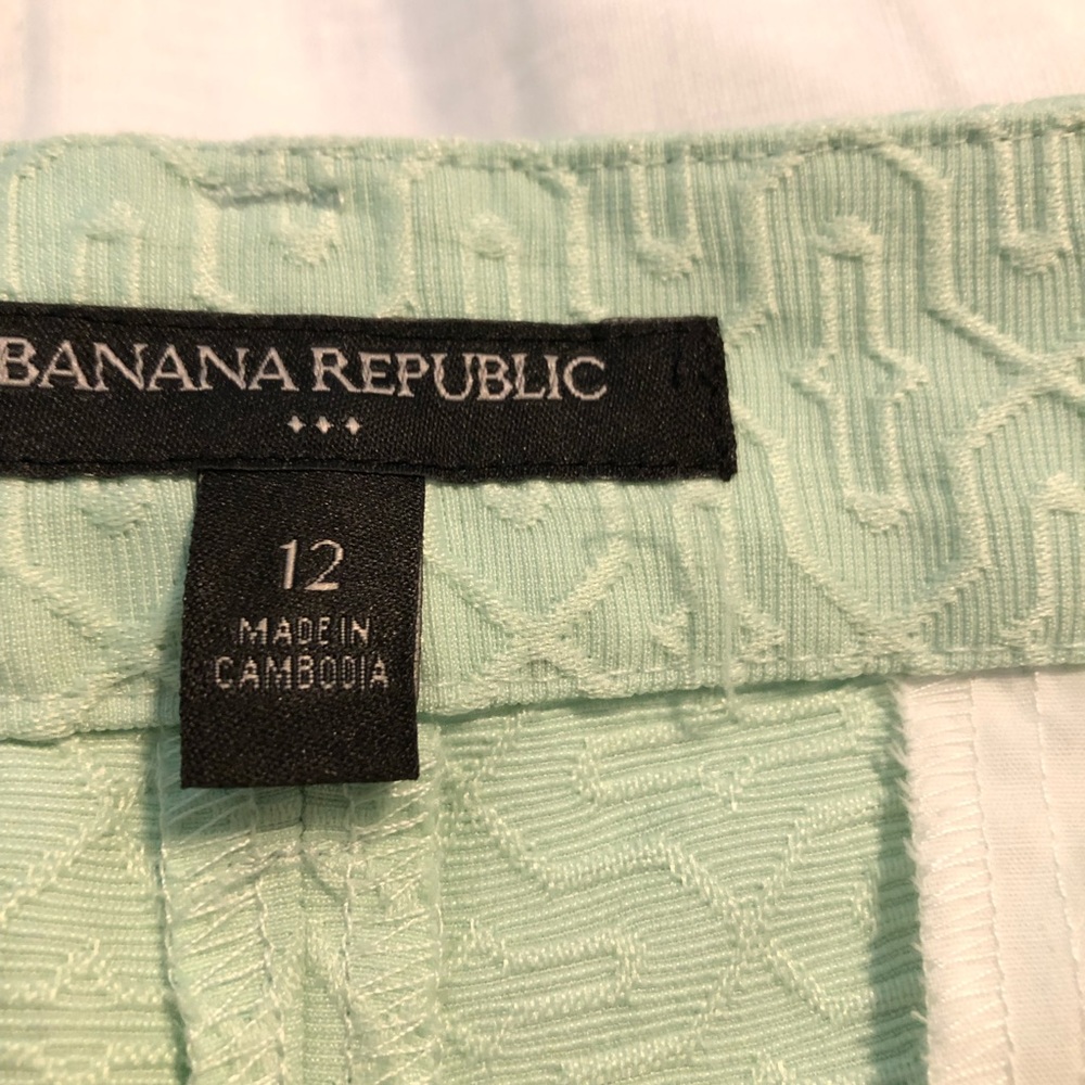 Adorable banana republic shorts - Picture 2 of 2